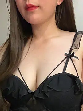 Snapshot of Linda288 chatting on 10/30/25, 03:35 Linda288 online show from 10/30/25, 03:35