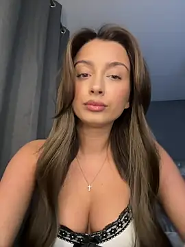 Snapshot of ellariverss chatting on 05/21/26, 02:18 ellariverss online show from 05/21/26, 02:18