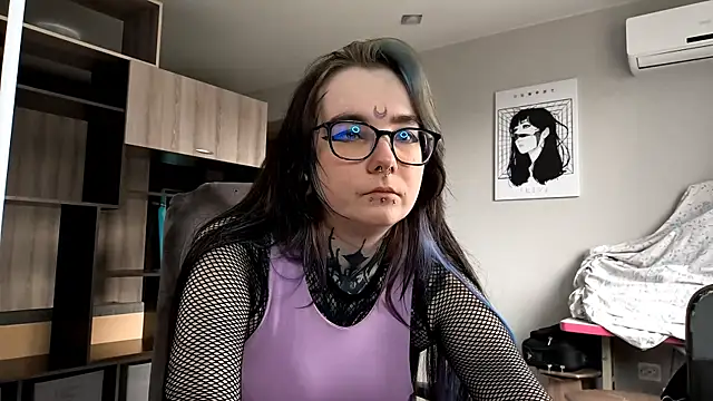 HighelikeGirl online show from 11/05/25, 07:08