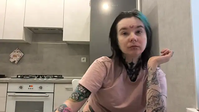 Snapshot of HighelikeGirl chatting on 02/24/26, 04:10 HighelikeGirl online show from 02/24/26, 04:10