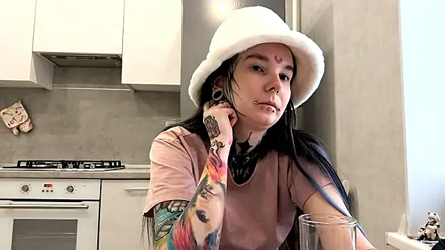 Snapshot of HighelikeGirl chatting on 03/17/26, 06:28 HighelikeGirl online show from 03/17/26, 06:28