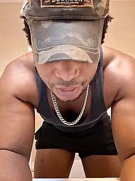 Snapshot of KeYBuMp323 chatting on 10/02/25, 02:35 KeYBuMp323 online show from 10/02/25, 02:35