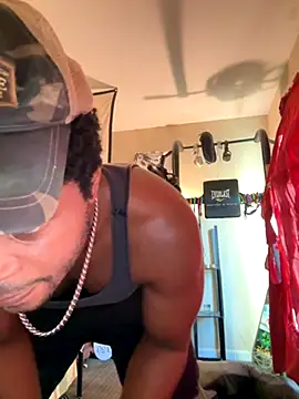 Snapshot of KeYBuMp323 chatting on 10/04/25, 03:21 KeYBuMp323 online show from 10/04/25, 03:21