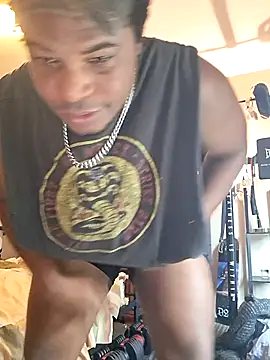 Snapshot of KeYBuMp323 chatting on 10/06/25, 02:58 KeYBuMp323 online show from 10/06/25, 02:58