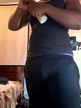 Snapshot of KeYBuMp323 chatting on 10/08/25, 02:04 KeYBuMp323 online show from 10/08/25, 02:04