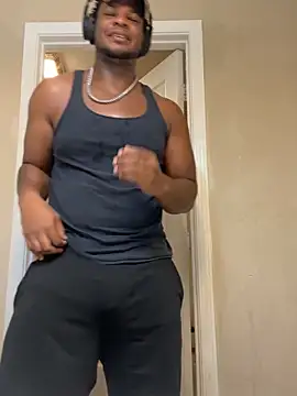 Snapshot of KeYBuMp323 chatting on 10/18/25, 03:46 KeYBuMp323 online show from 10/18/25, 03:46