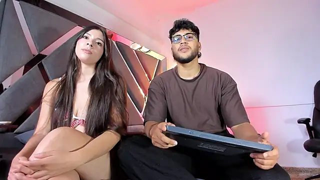 Snapshot of MikeandLucy chatting on 10/03/25, 12:13 MikeandLucy online show from 10/03/25, 12:13