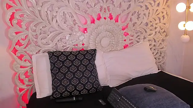 Odette bulgari online show from 11/03/25, 11:22