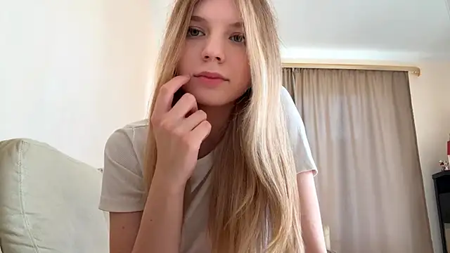 FruityXo online show from 10/08/25, 11:30