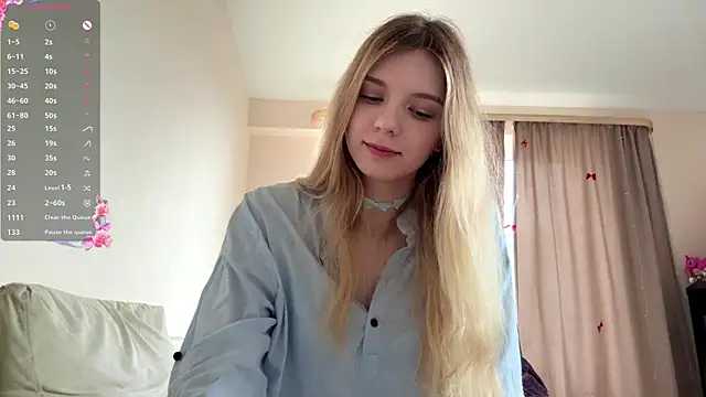 Snapshot of FruityXo chatting on 06/01/26, 11:01 FruityXo online show from 06/01/26, 11:01