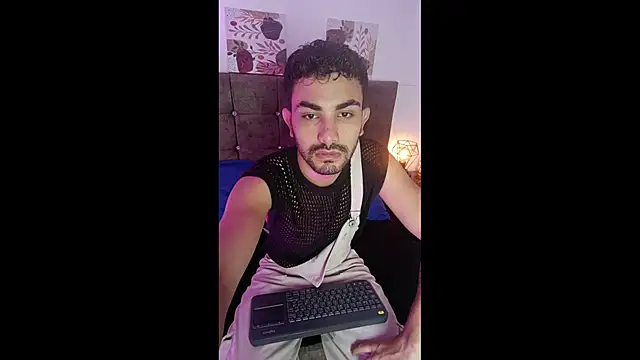 Snapshot of JuanchoAfpa chatting on 10/23/25, 03:28 JuanchoAfpa online show from 10/23/25, 03:28