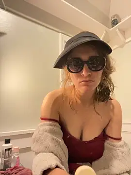 Snapshot of Lilamelon chatting on 09/26/25, 06:39 Lilamelon online show from 09/26/25, 06:39