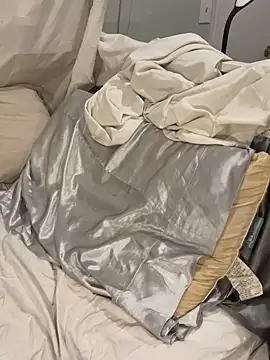 Snapshot of Lilamelon chatting on 04/18/26, 09:15 Lilamelon online show from 04/18/26, 09:15