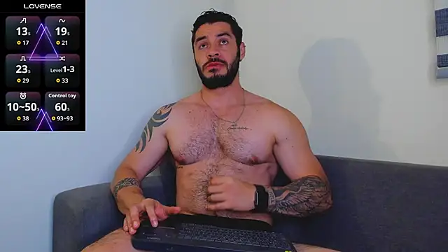 Snapshot of Drake_Cole chatting on 12/16/25, 11:32 Drake Cole online show from 12/16/25, 11:32