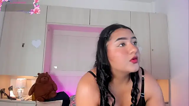 LilyWhitney online show from 09/12/25, 05:35