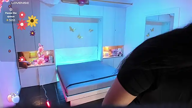 LilyWhitney online show from 03/31/26, 08:20