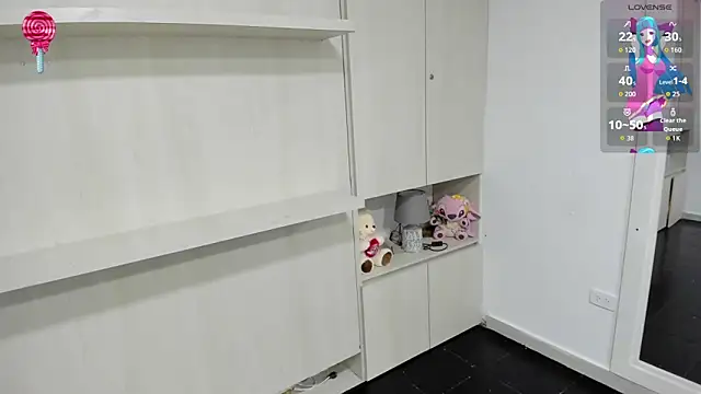 LilyWhitney online show from 05/22/26, 04:08