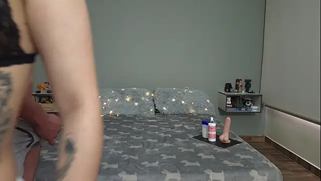 Snapshot of spicyjtom_a chatting on 10/14/25, 02:07 spicyjtom a online show from 10/14/25, 02:07