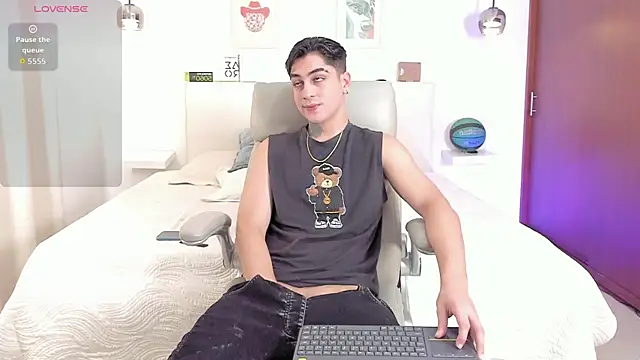 Thiago winteer online show from 11/26/25, 05:41