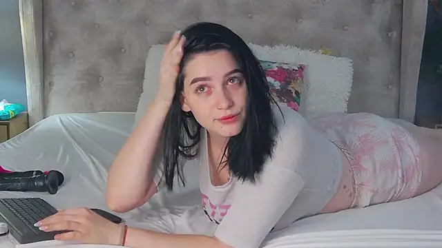 Leah Brooks online show from 12/19/25, 05:14