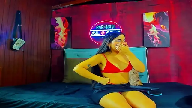 Snapshot of dereck_and_julie chatting on 10/14/25, 02:45 dereck and julie online show from 10/14/25, 02:45