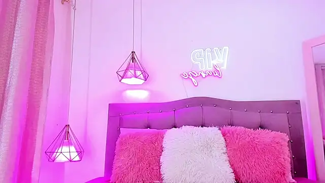 Snapshot of britneyy_stars chatting on 09/14/25, 09:58 britneyy stars online show from 09/14/25, 09:58