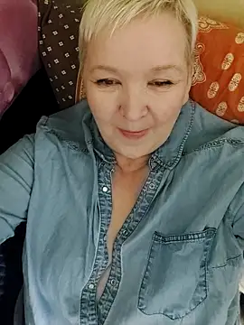 Snapshot of ForgeMeNot51 chatting on 11/16/25, 08:42 ForgeMeNot51 online show from 11/16/25, 08:42