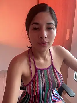 LauraCatalina online show from 11/04/25, 11:31