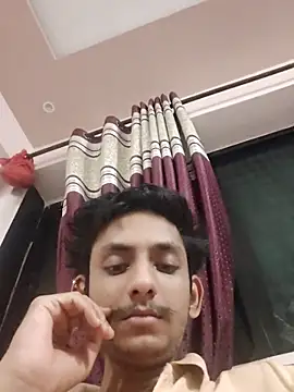 Snapshot of yung_cplz chatting on 09/22/25, 04:42 yung cplz online show from 09/22/25, 04:42