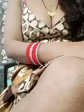Snapshot of riya_reena chatting on 12/18/25, 10:43 riya reena online show from 12/18/25, 10:43