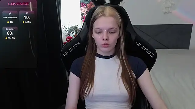 Luna Navy online show from 09/19/25, 09:11