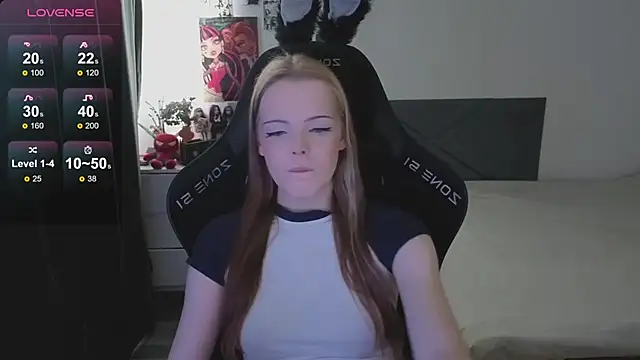 Luna Navy online show from 10/21/25, 09:32