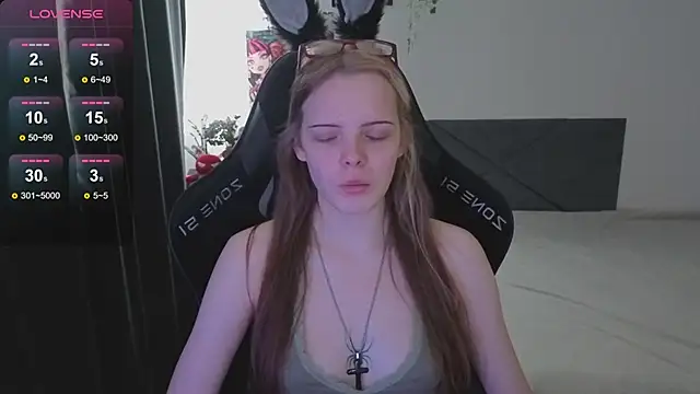 Luna Navy online show from 10/24/25, 09:06