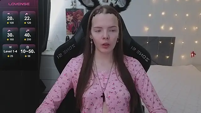 Luna Navy online show from 02/15/26, 07:51