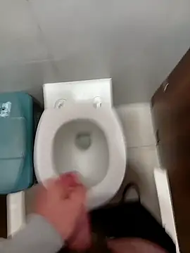 Snapshot of HairypapaK chatting on 01/13/26, 06:40 HairypapaK online show from 01/13/26, 06:40