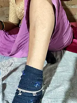 POOJACOUPLE online show from 01/12/26, 06:46