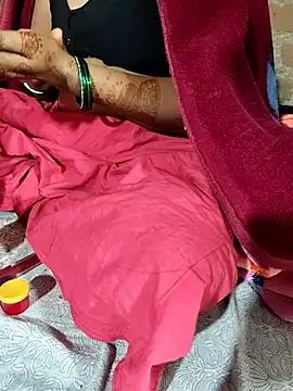 POOJACOUPLE online show from 01/13/26, 05:51