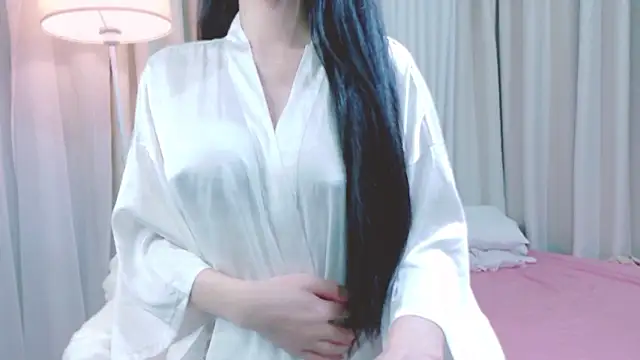 Snapshot of Vessi-babe chatting on 01/16/26, 01:15 Vessi-babe online show from 01/16/26, 01:15