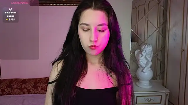 Eva Maller online show from 12/03/25, 04:31