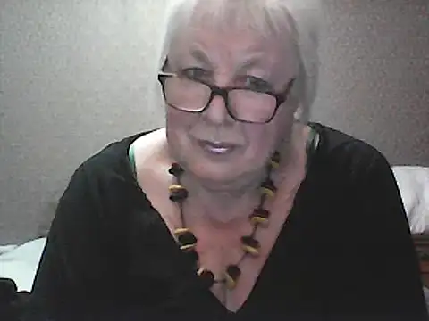 Alexia64231 online show from 09/17/25, 07:04