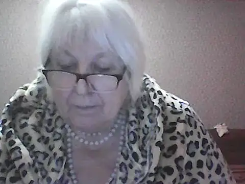 Alexia64231 online show from 10/21/25, 07:36