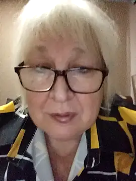 Alexia64231 online show from 11/10/25, 10:47