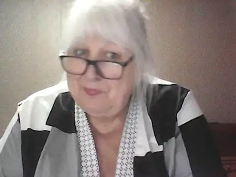 Snapshot of Alexia64231 chatting on 04/24/26, 02:08 Alexia64231 online show from 04/24/26, 02:08