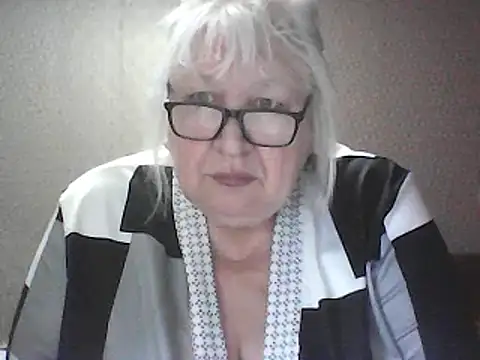 Snapshot of Alexia64231 chatting on 04/25/26, 02:14 Alexia64231 online show from 04/25/26, 02:14