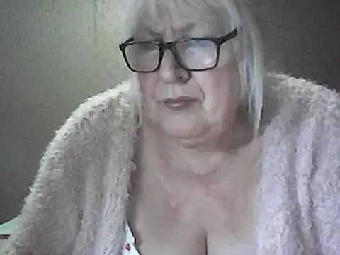 Snapshot of Alexia64231 chatting on 04/27/26, 02:53 Alexia64231 online show from 04/27/26, 02:53