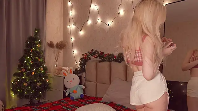 peachii meow online show from 12/20/25, 02:24