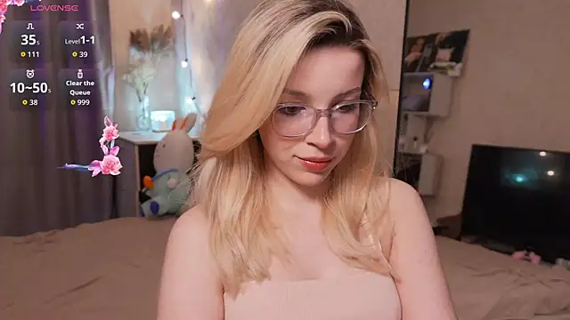 Snapshot of peachii_meow chatting on 04/18/26, 04:11 peachii meow online show from 04/18/26, 04:11