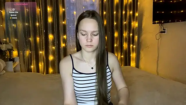 SoSweetGirl online show from 12/17/25, 10:10