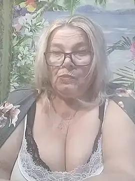 Snapshot of MargaritaSweet51 chatting on 02/18/26, 11:44 MargaritaSweet51 online show from 02/18/26, 11:44