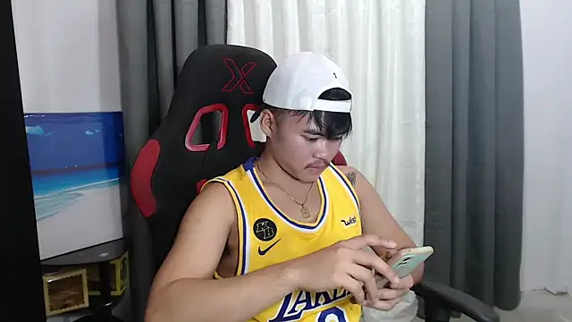 Snapshot of hot_emman chatting on 09/18/25, 08:27 hot emman online show from 09/18/25, 08:27